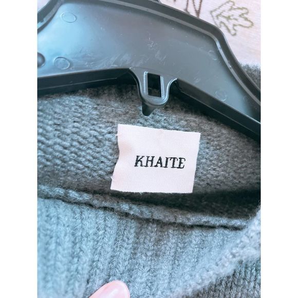 Khaite The Brie button shoulder flare sleeve cashmere sweater - Picture 11 of 12